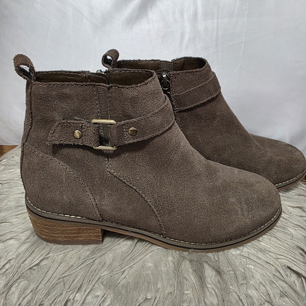 Blondo/  Tan Suede Waterproof Ankle Booties